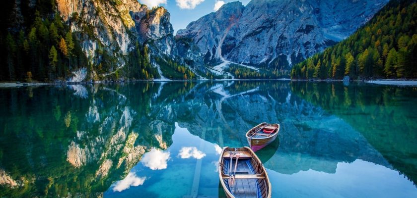 Озеро Брайес в доломитовых Альпах Италии | zhenskajakrasota.ru